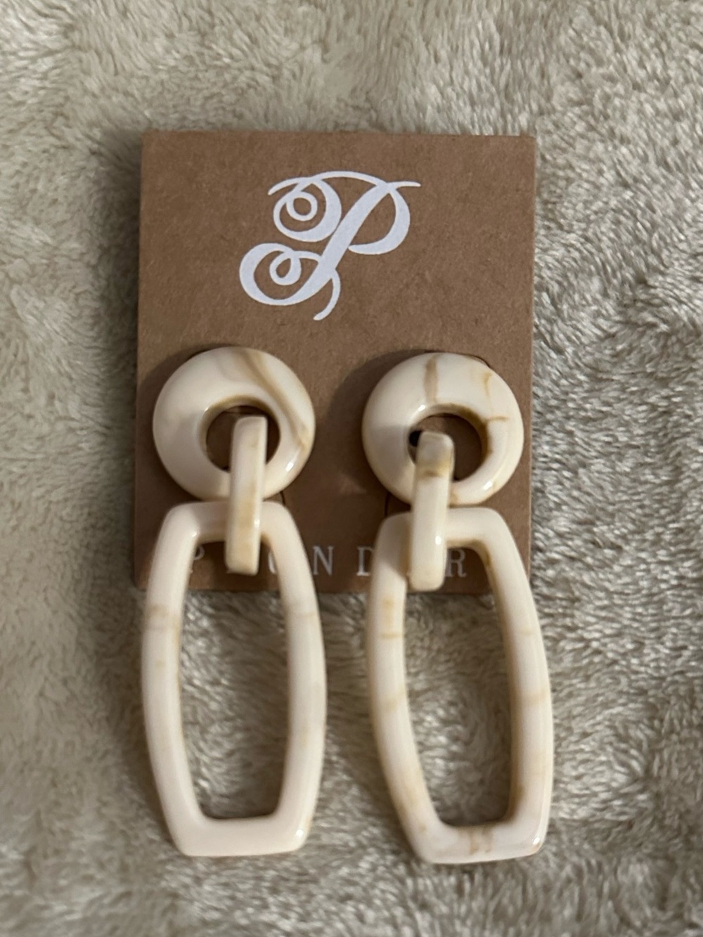 Plunder Neutral Resin Link Drop Earrings